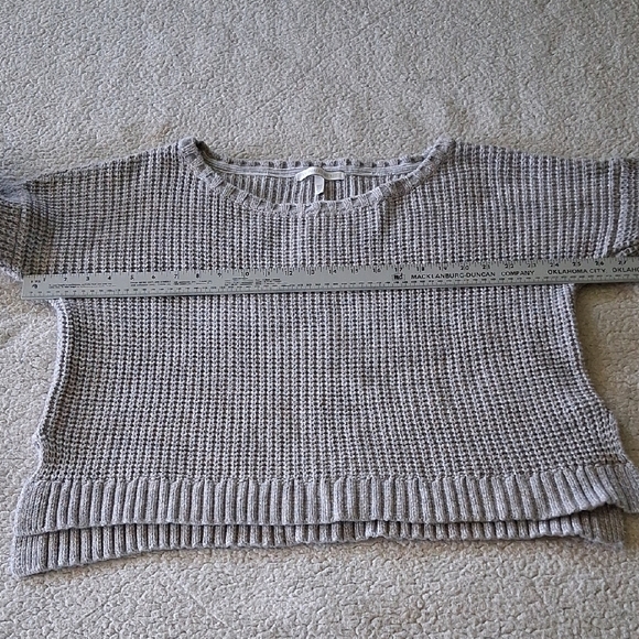 Victoria's Secret Light Gray Women's Sweater - Picture 4 of 6